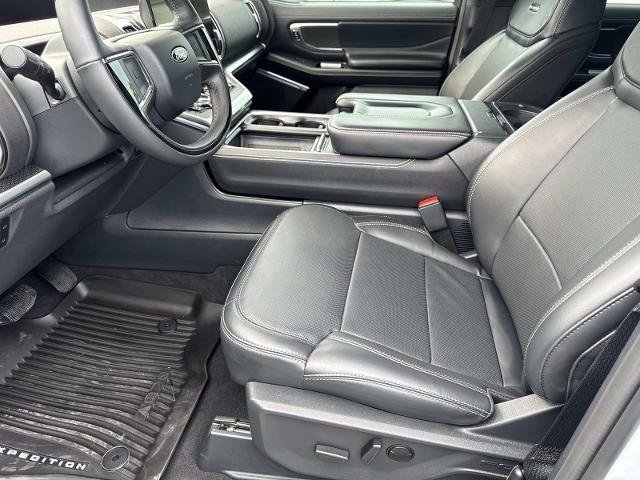 Certified 2025 Ford Expedition Platinum w/ Stealth Appearance Package AWD/4WD image 5