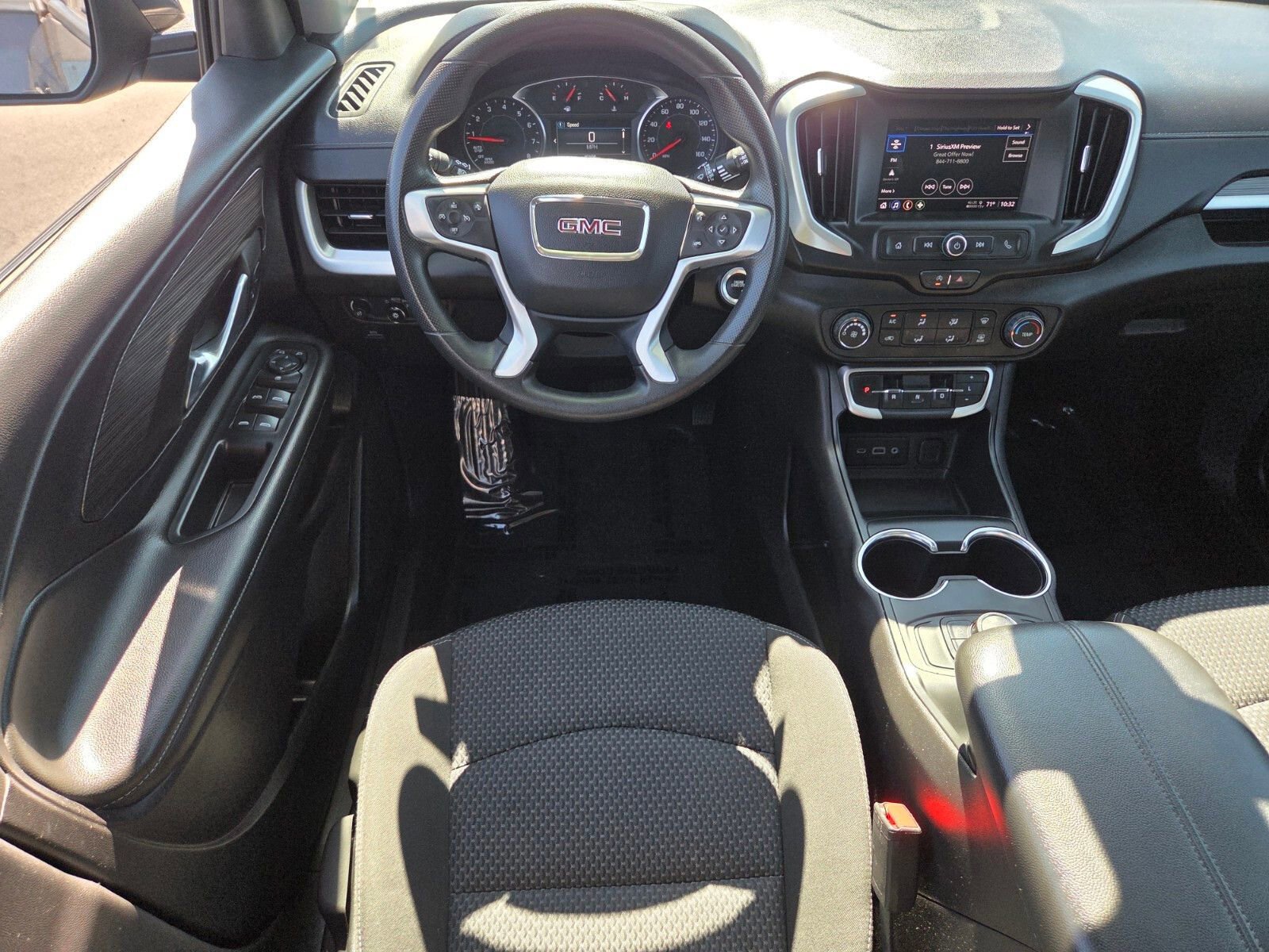 Used 2024 GMC Terrain SLE image 12