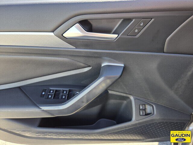 Used 2024 Volkswagen Jetta SE FWD image 18
