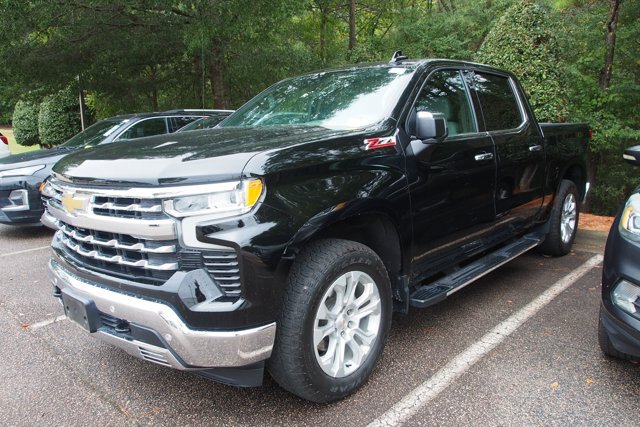 Used 2023 Chevrolet Silverado 1500 LTZ AWD/4WD image 4