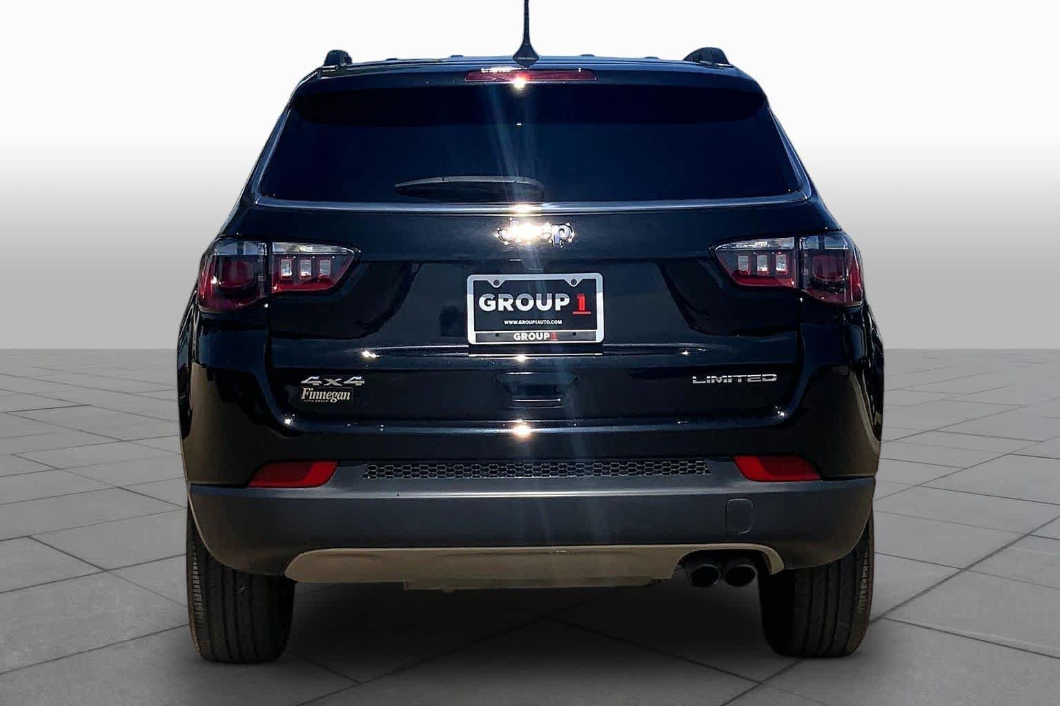 Used 2022 Jeep Compass Limited AWD/4WD image 5
