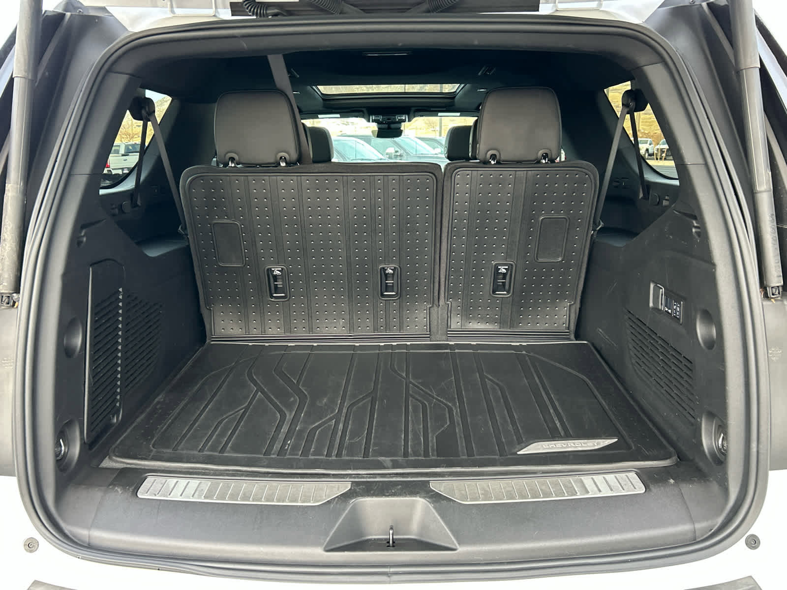 Used 2025 Chevrolet Suburban Z71 w/ Z71 Off-Road Package image 25