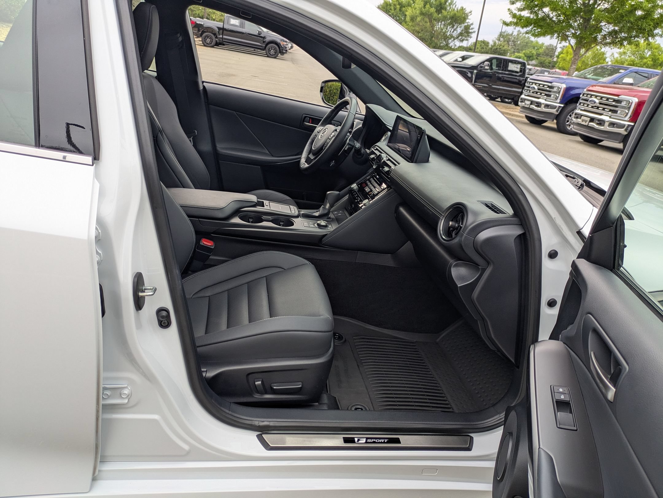 Used 2023 Lexus IS 350 F Sport RWD image 39