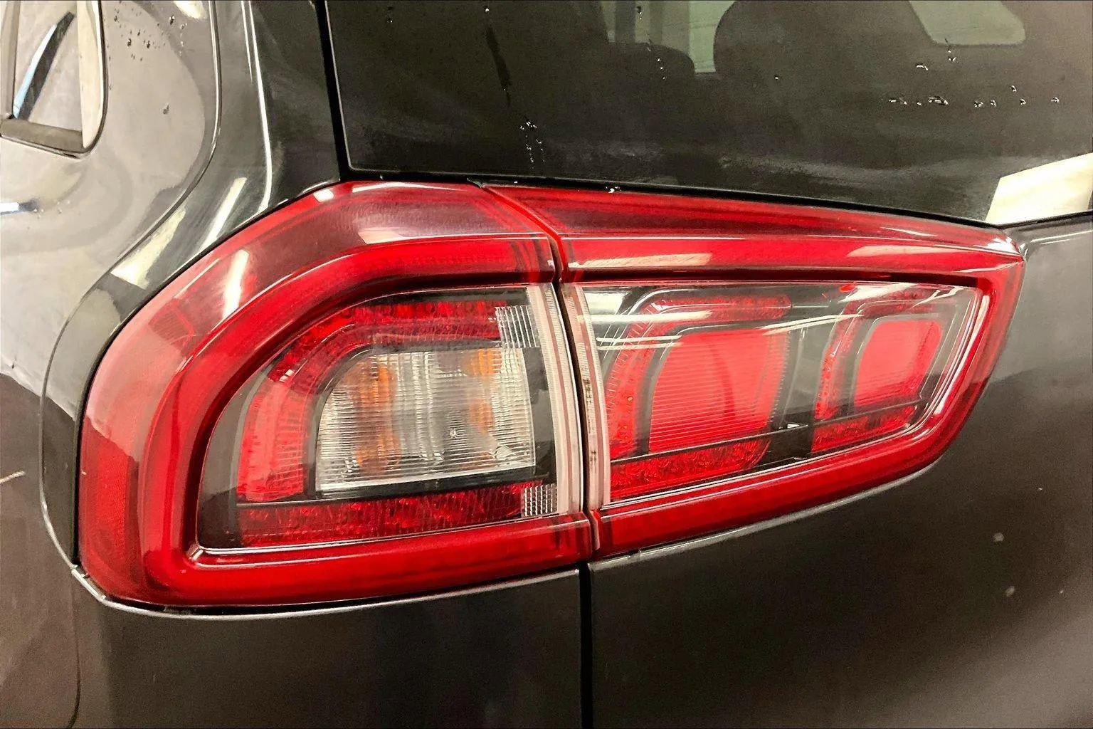 Used 2018 Kia Niro EX w/ Option Group 020 image 28