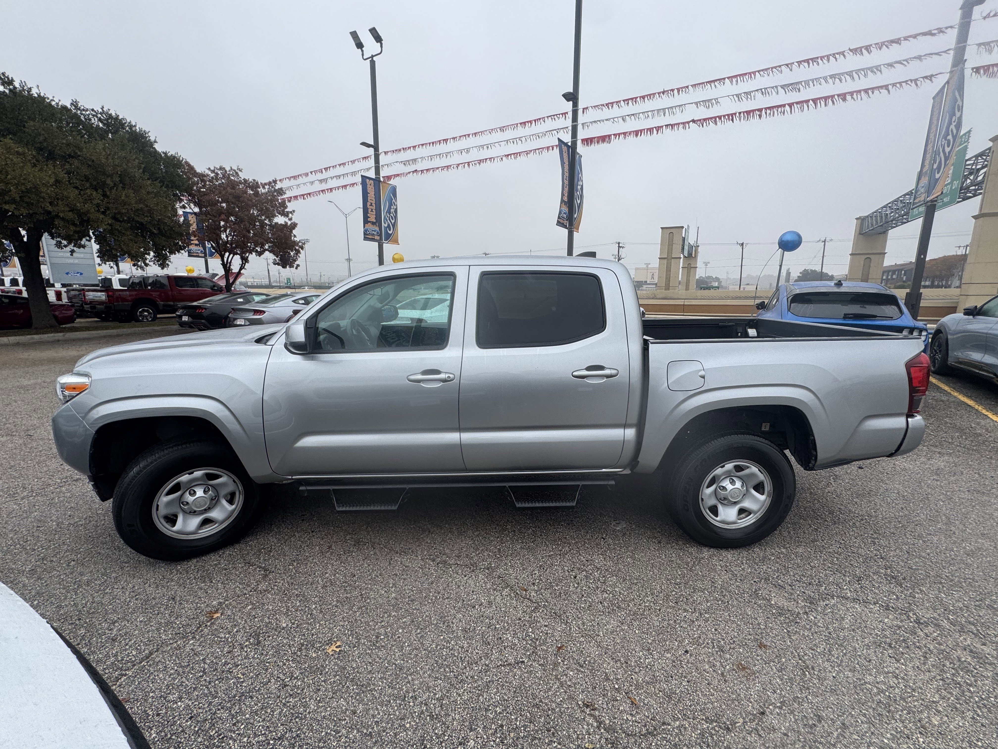 Used 2023 Toyota Tacoma SR image 8