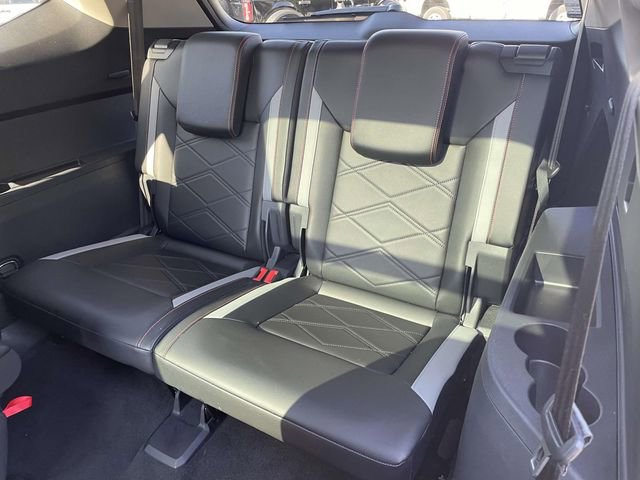 Used 2024 Volkswagen Atlas Peak Edition SEL AWD/4WD image 13