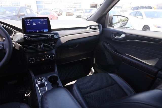 Certified 2025 Ford Escape ST-Line FWD image 24