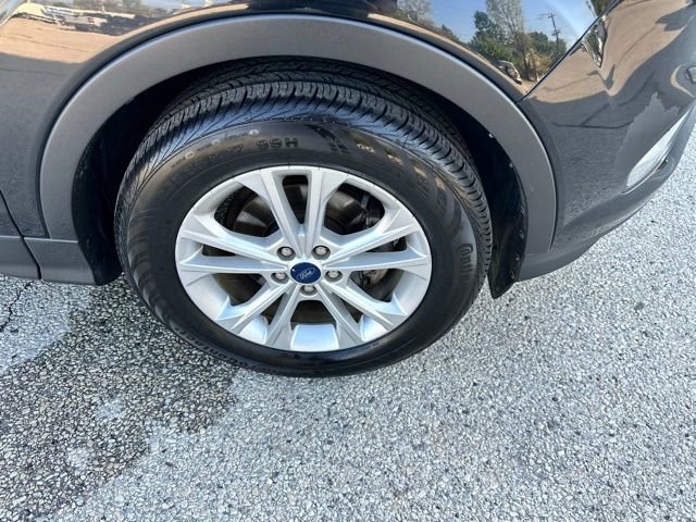 Certified 2018 Ford Escape SE w/ SE Sync 3 Package FWD image 82