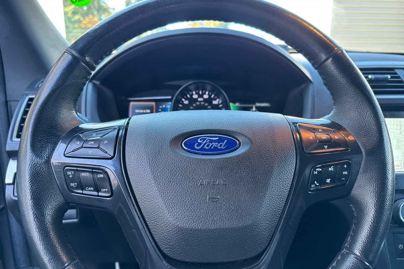 Certified 2018 Ford Explorer XLT w/ Equipment Group 202A AWD/4WD image 25