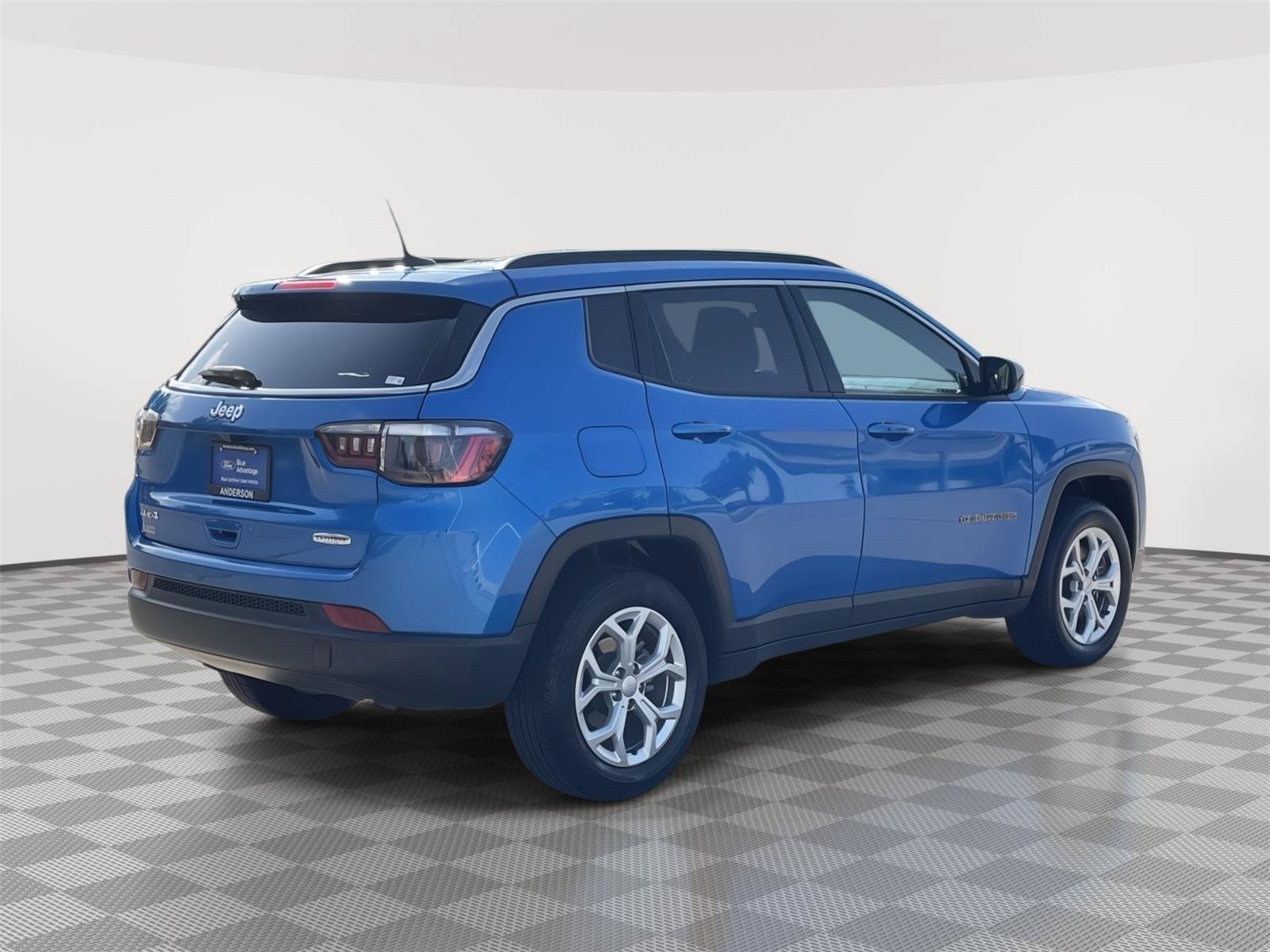 Used 2024 Jeep Compass Latitude AWD/4WD image 7