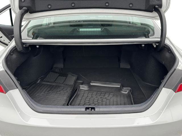 Used 2023 Toyota Camry SE image 9