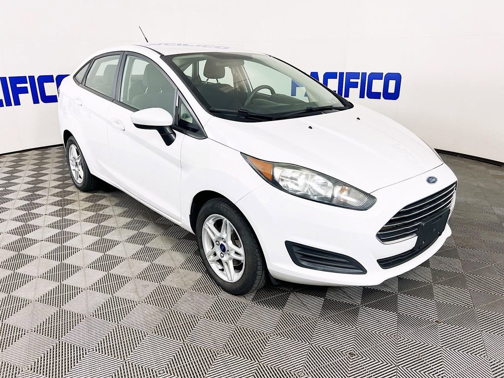 Certified 2017 Ford Fiesta SE FWD image 1