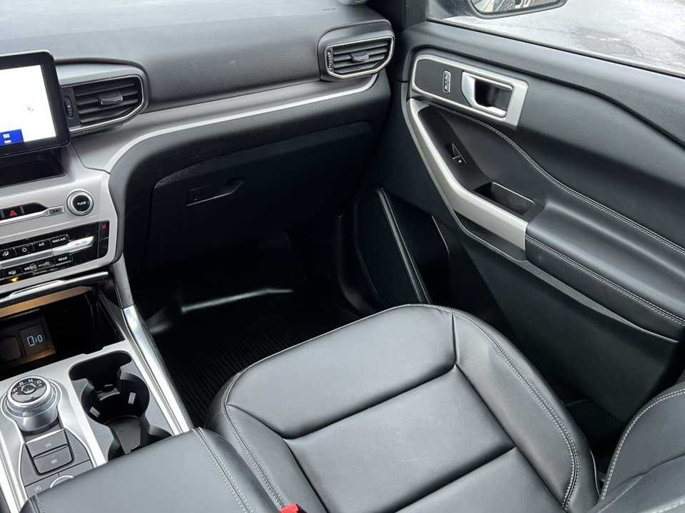 Certified 2023 Ford Explorer XLT w/ Equipment Group 202A image 32