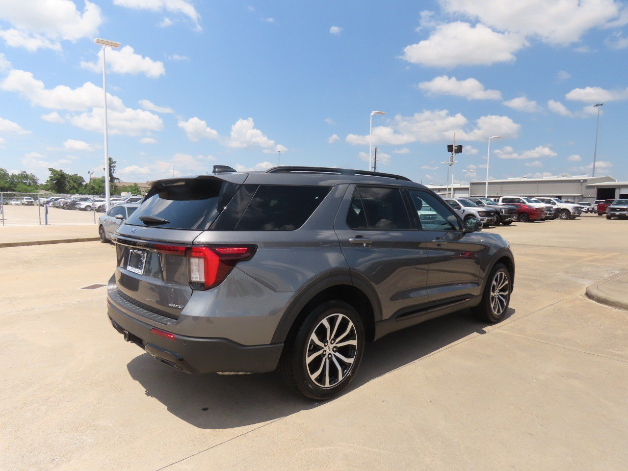 Certified 2025 Ford Explorer ST-Line AWD/4WD image 11