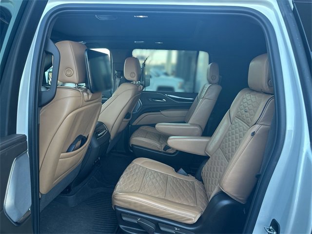 Used 2024 Cadillac Escalade ESV Sport w/ LPO, ONYX Package image 24