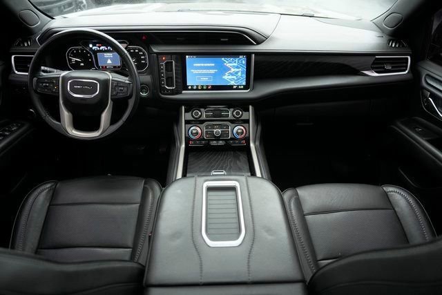 Used 2021 GMC Yukon Denali w/ Denali Premium Package image 23