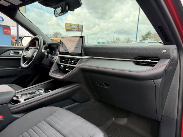 Certified 2025 Ford Explorer ST-Line w/ Premium Package image 29