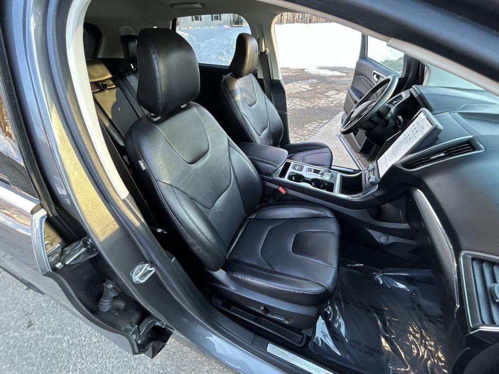 Certified 2022 Ford Edge Titanium image 24