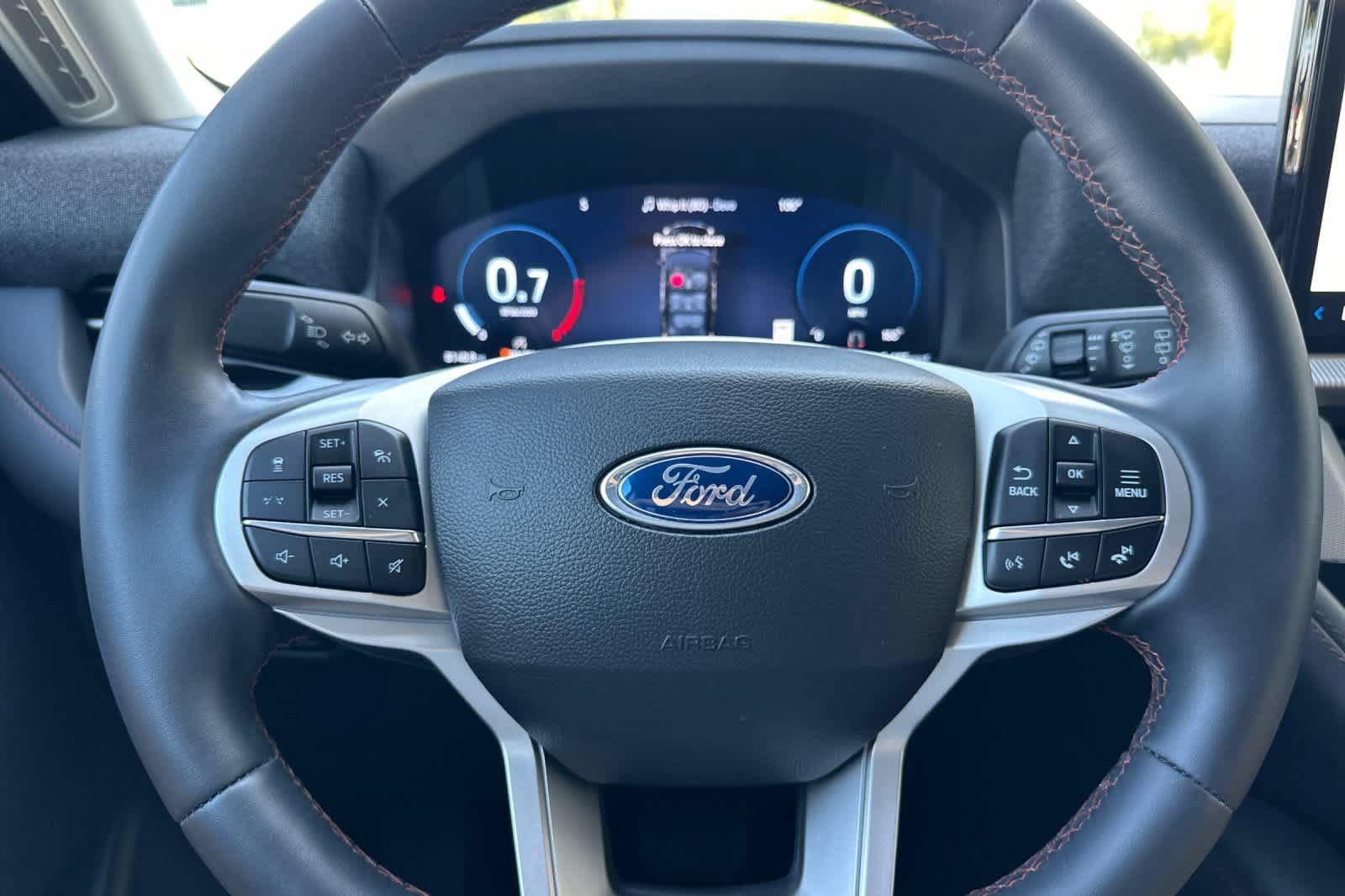 Certified 2025 Ford Explorer Active AWD/4WD image 25