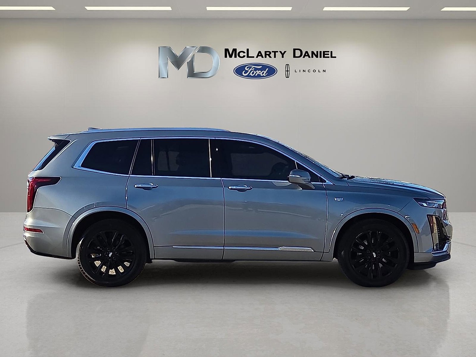 Used 2024 Cadillac XT6 Luxury image 6