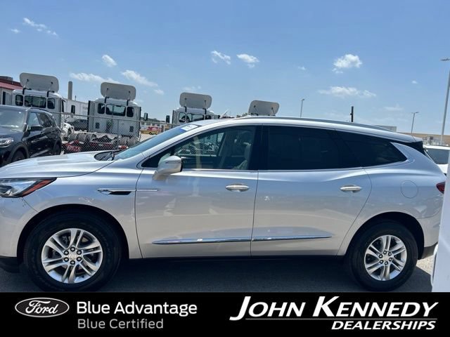 Used 2021 Buick Enclave Essence w/ Sound and Sites Package AWD/4WD image 2