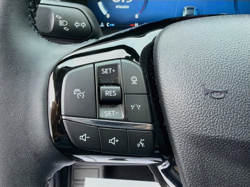 Certified 2025 Ford Escape Platinum AWD/4WD image 12