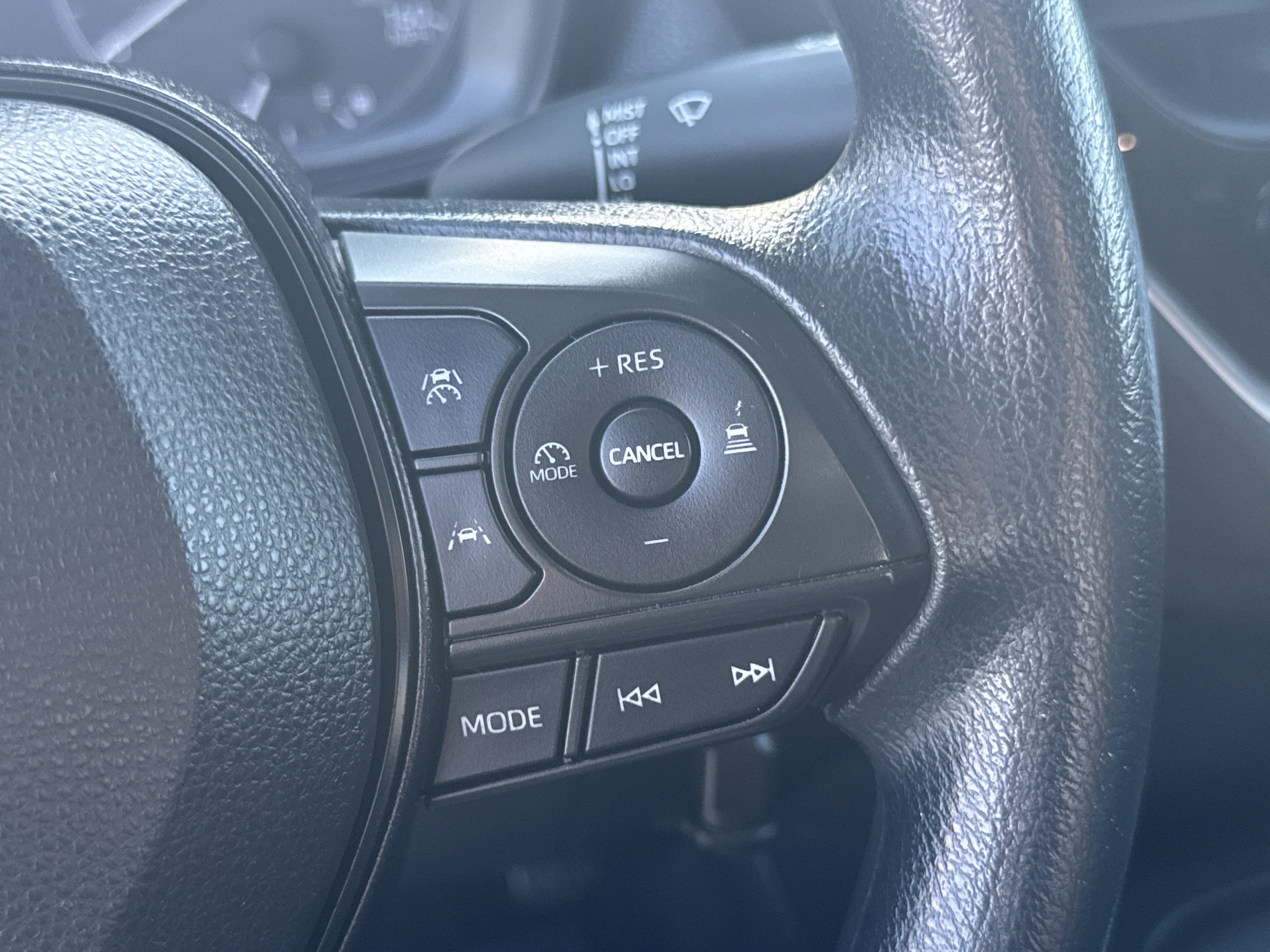 Used 2023 Toyota Corolla LE FWD image 29