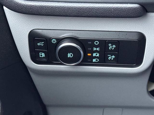 Certified 2025 Ford Escape SE image 16