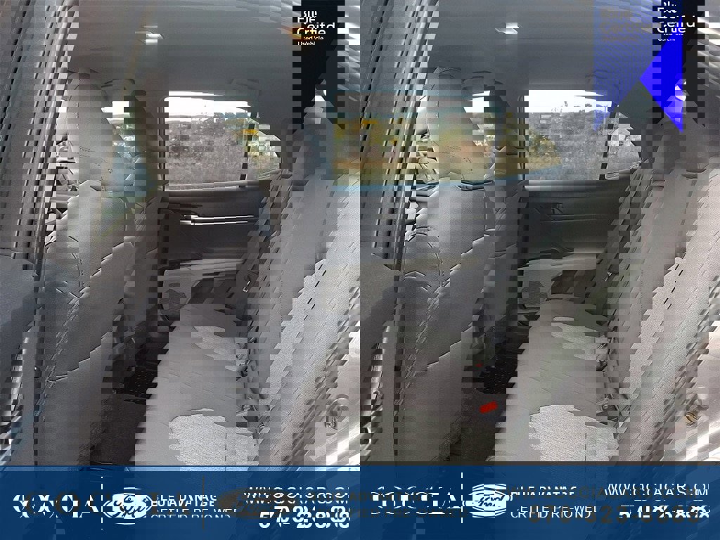 Used 2019 Toyota Camry LE image 10