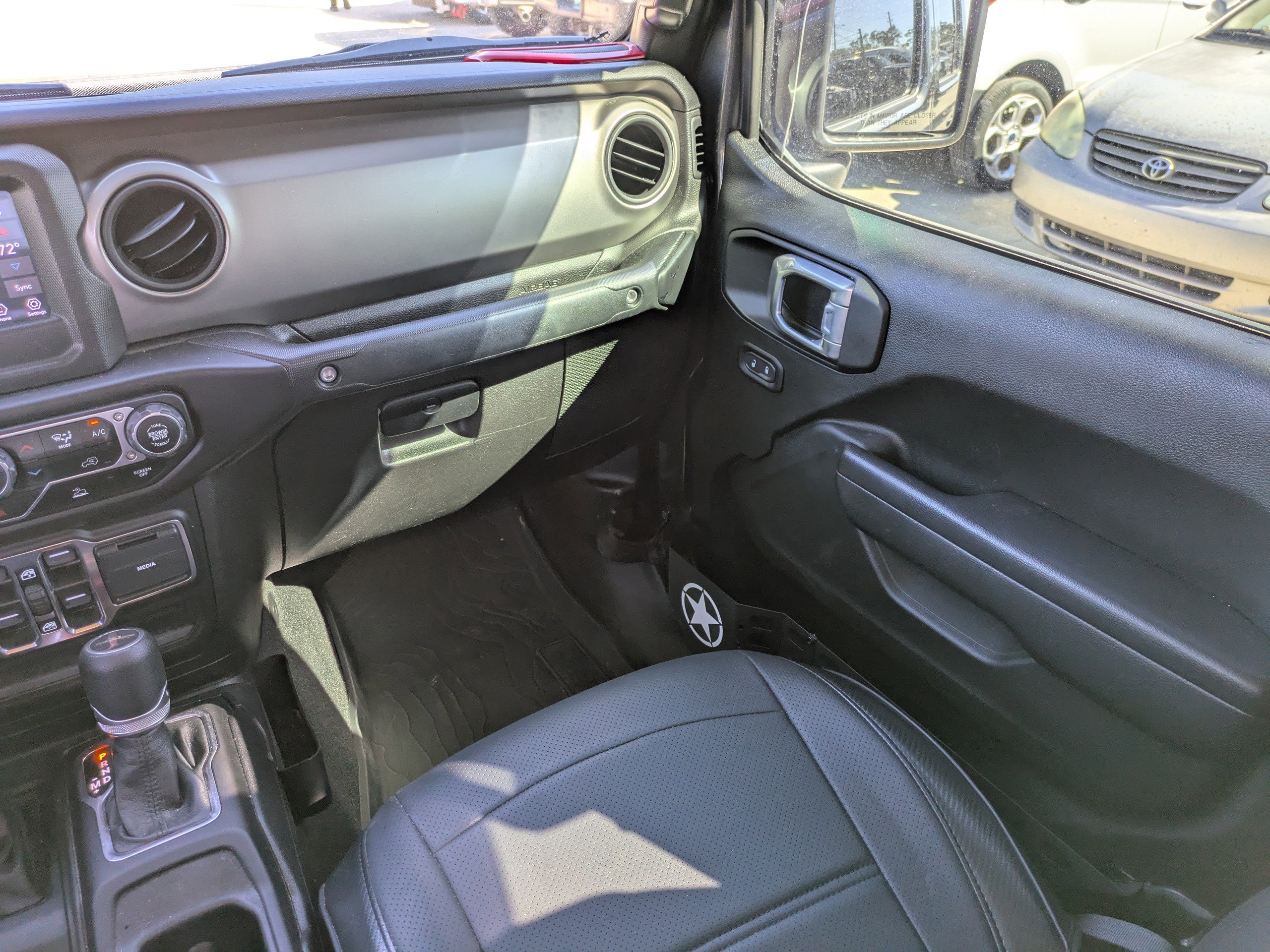 Used 2021 Jeep Gladiator Willys image 16