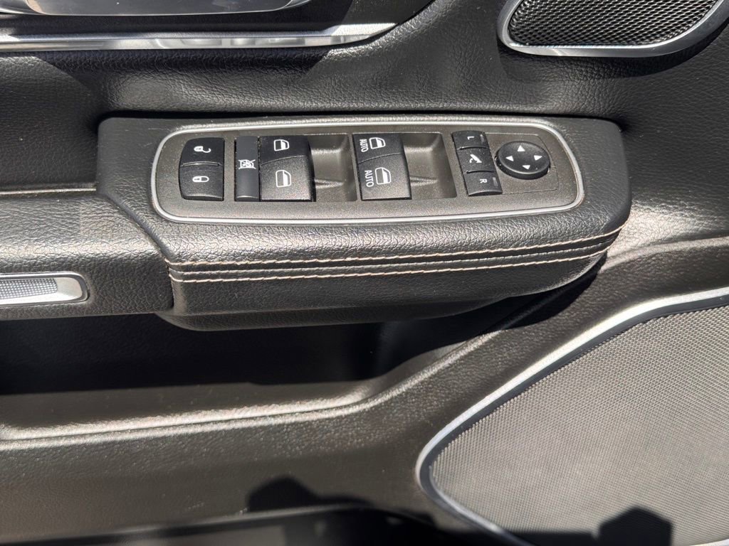 Used 2022 RAM 1500 Laramie AWD/4WD image 16