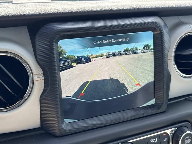 Used 2021 Jeep Gladiator Overland AWD/4WD image 31