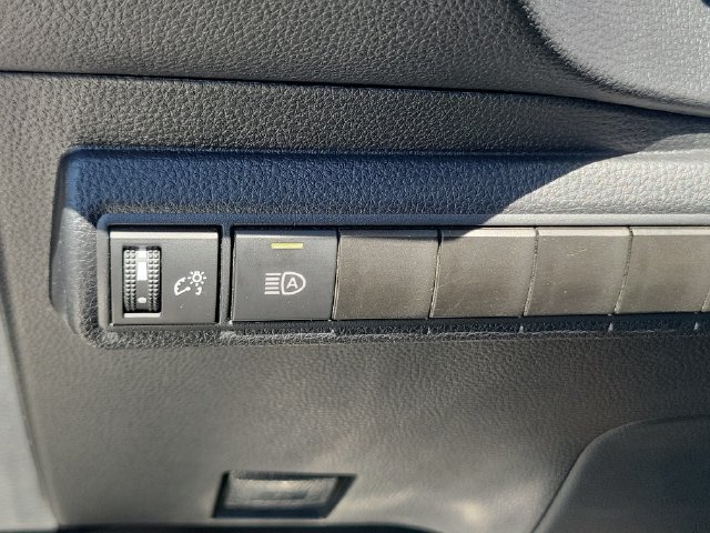 Used 2025 Toyota Corolla LE FWD image 15