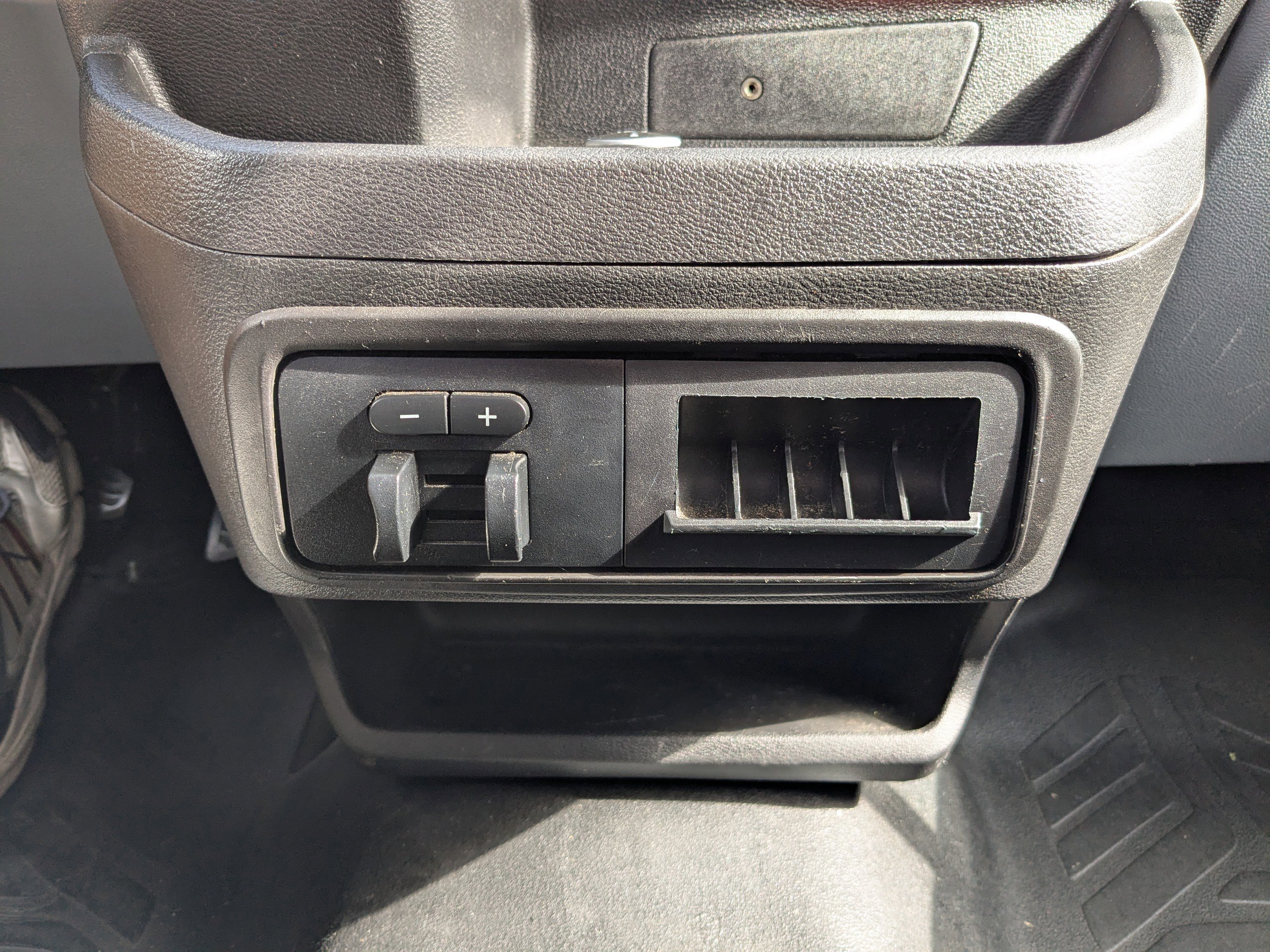 Certified 2018 Ford Transit 350 148 Low Roof image 19