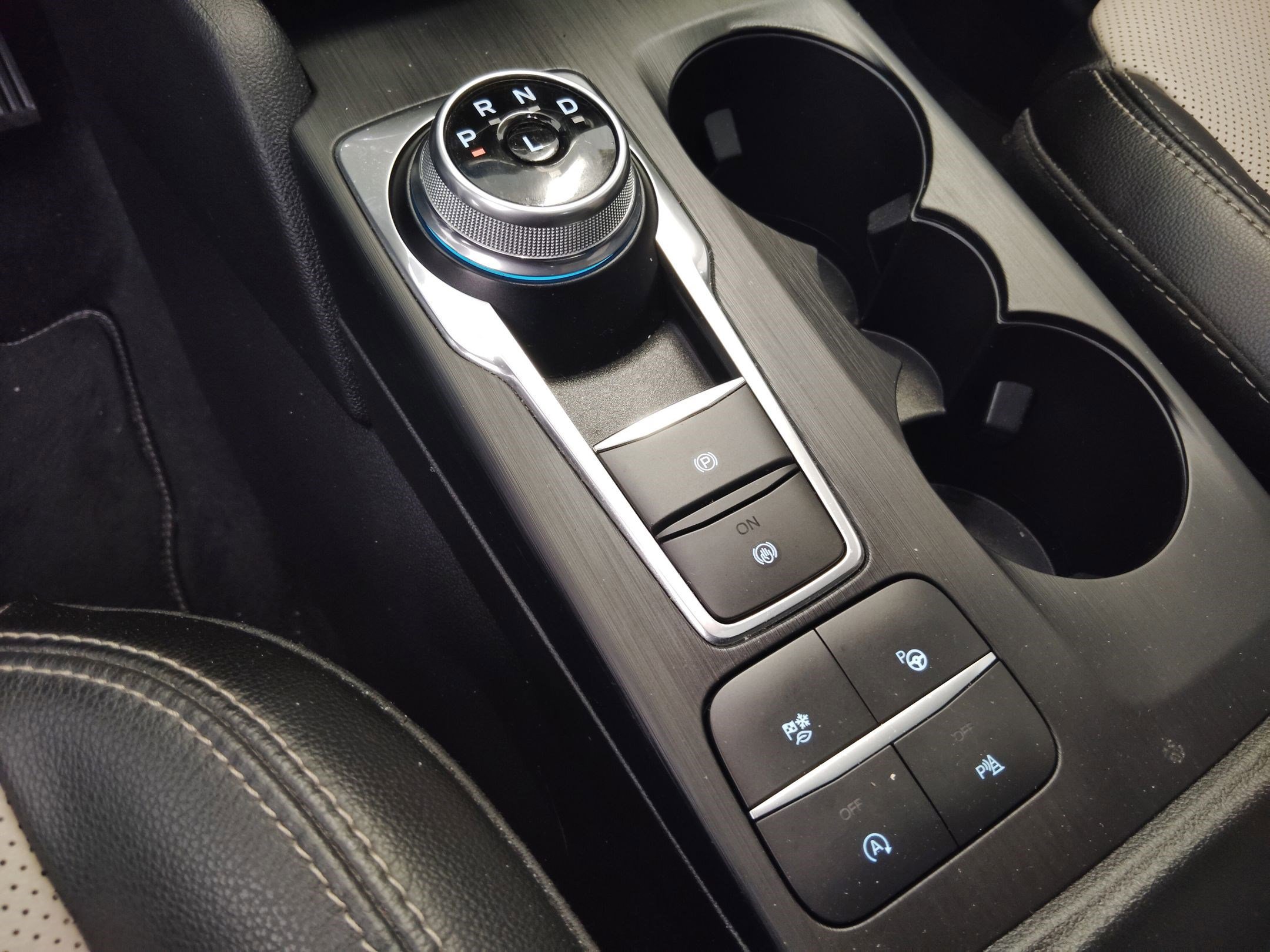 Certified 2022 Ford Escape Titanium w/ Titanium Elite Package image 22