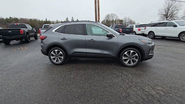 Certified 2023 Ford Escape Platinum w/ Premium Technology Package image 7