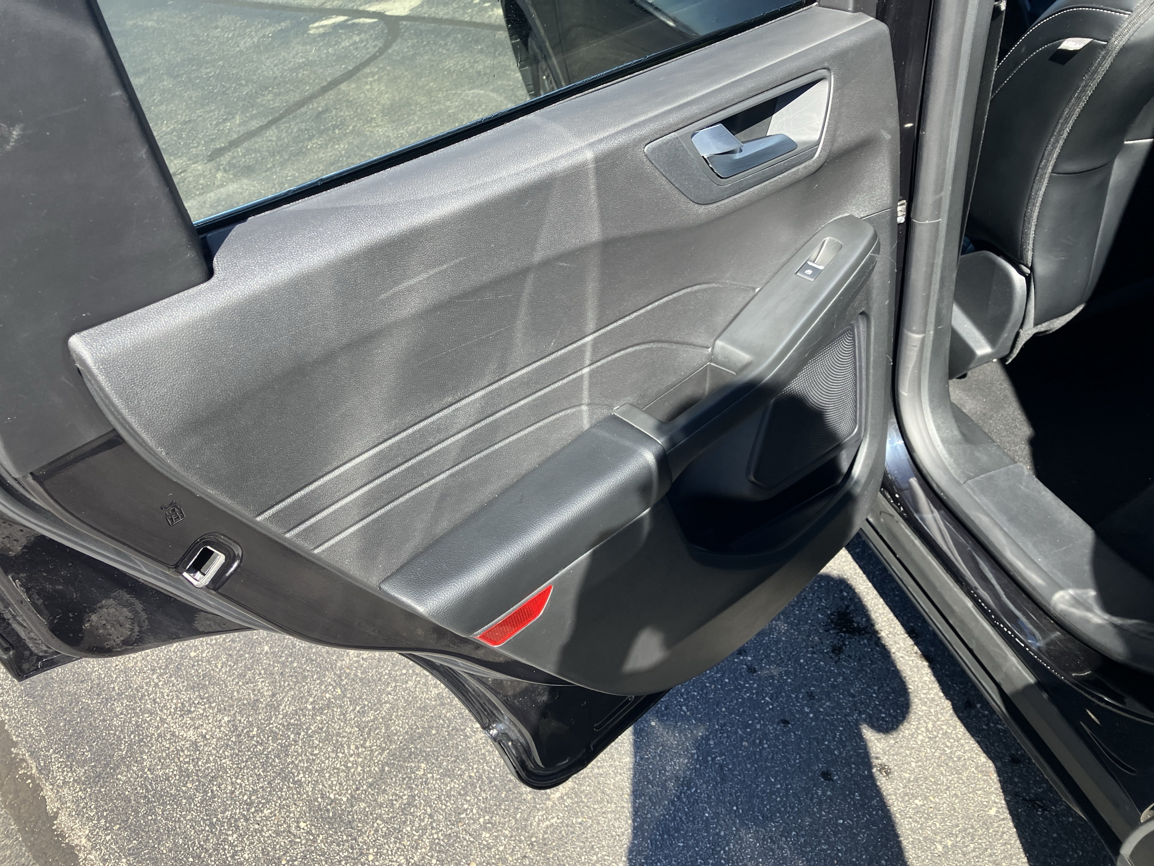 Certified 2025 Ford Escape Platinum AWD/4WD image 15