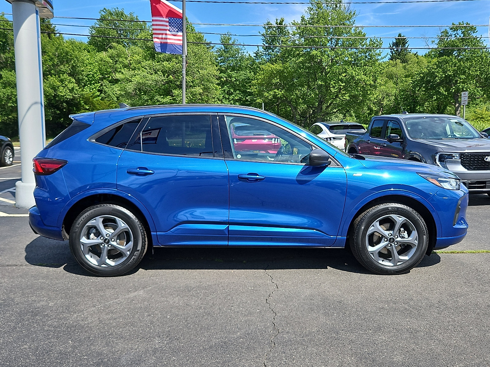 Certified 2023 Ford Escape ST-Line w/ Tech Pack #1 AWD/4WD image 7