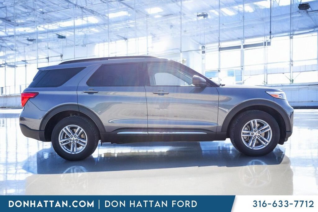 Certified 2022 Ford Explorer XLT w/ Equipment Group 202A AWD/4WD image 38