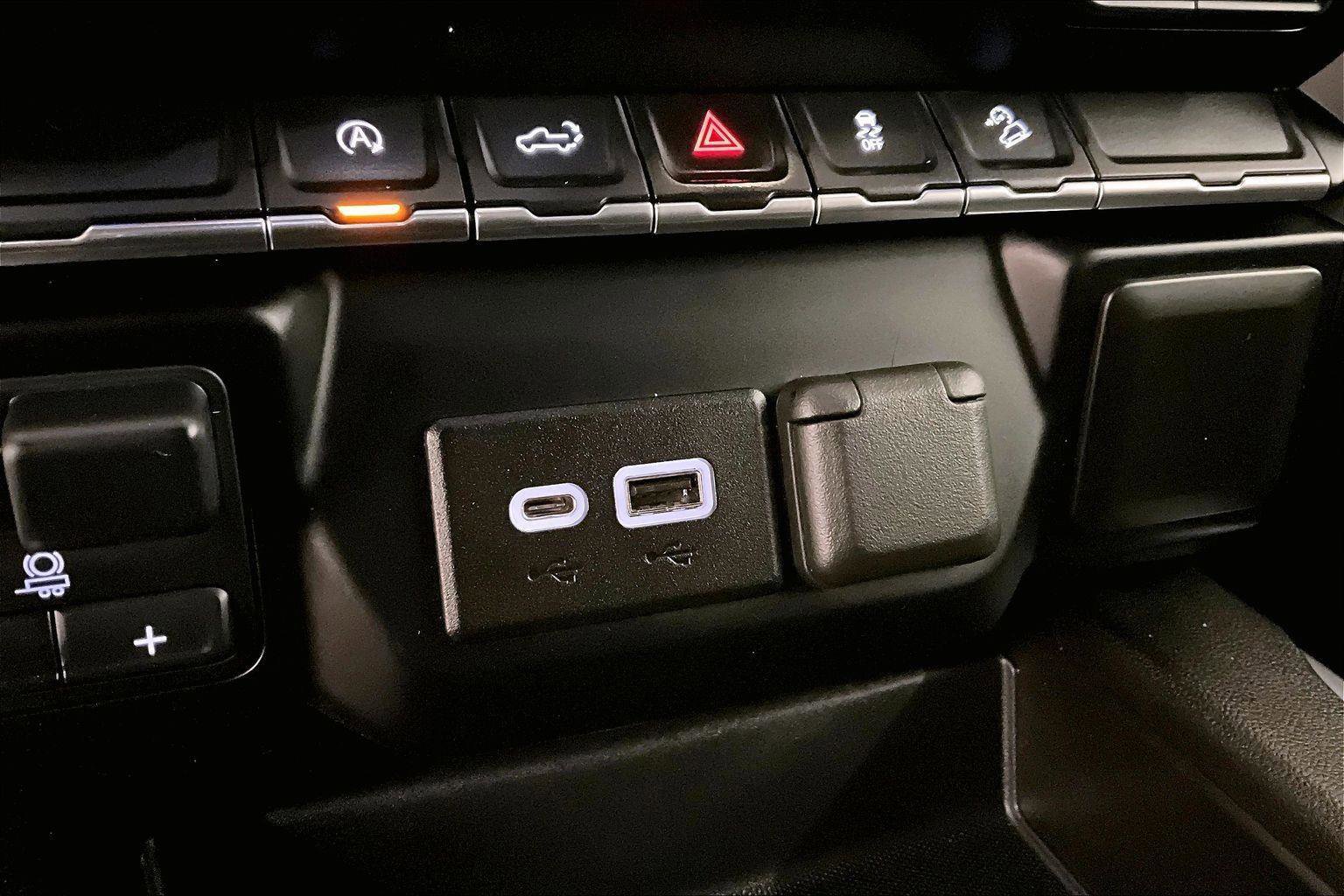 Used 2021 Chevrolet Silverado 1500 LT Trail Boss w/ Bed Protection Package image 31