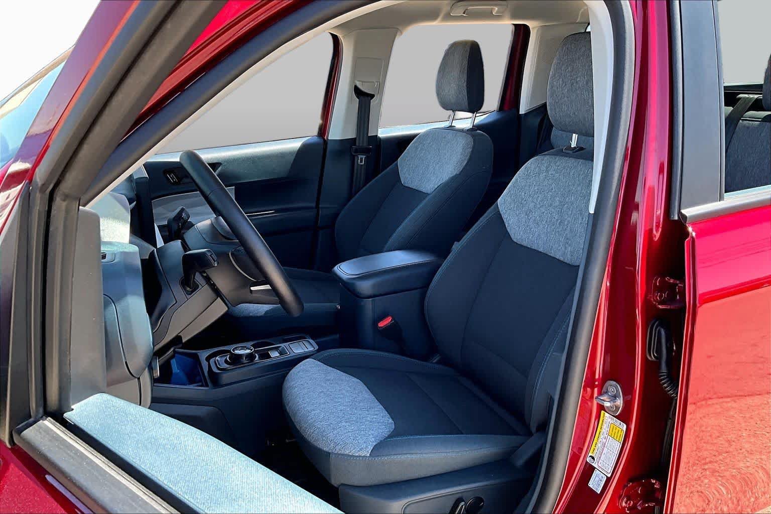 Certified 2025 Ford Maverick XLT w/ XLT Luxury Package FWD image 7