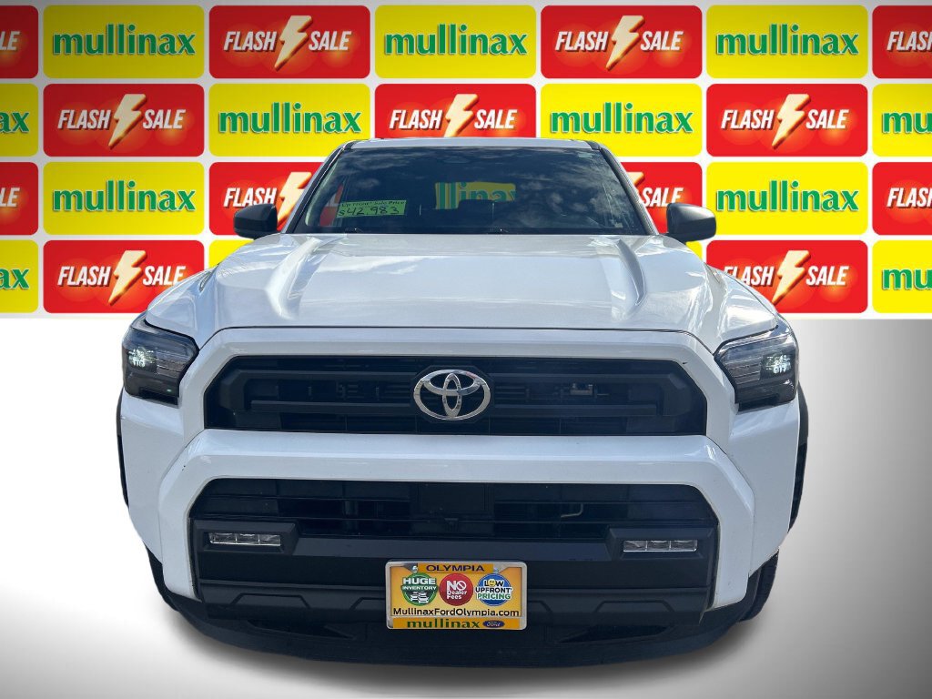Used 2025 Toyota 4Runner SR5 AWD/4WD image 11
