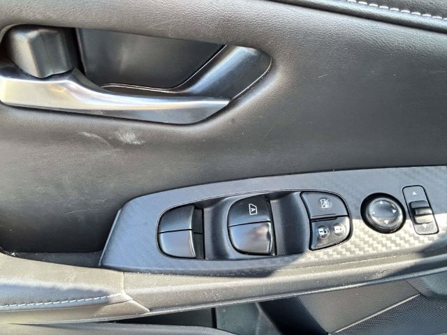 Used 2025 Nissan Sentra SV FWD image 22