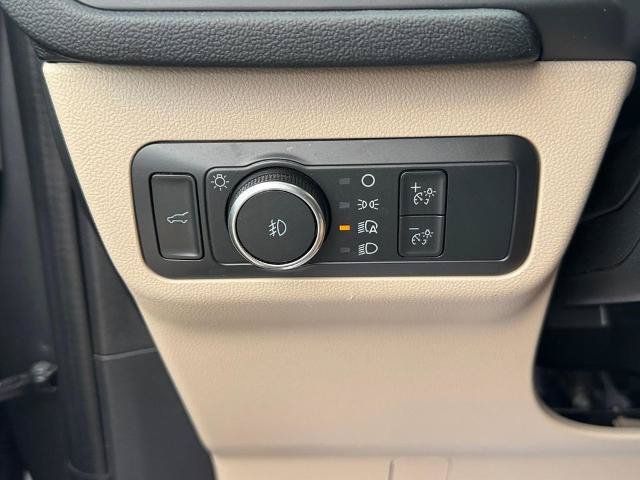 Certified 2022 Ford Escape SEL w/ Technology Package AWD/4WD image 19