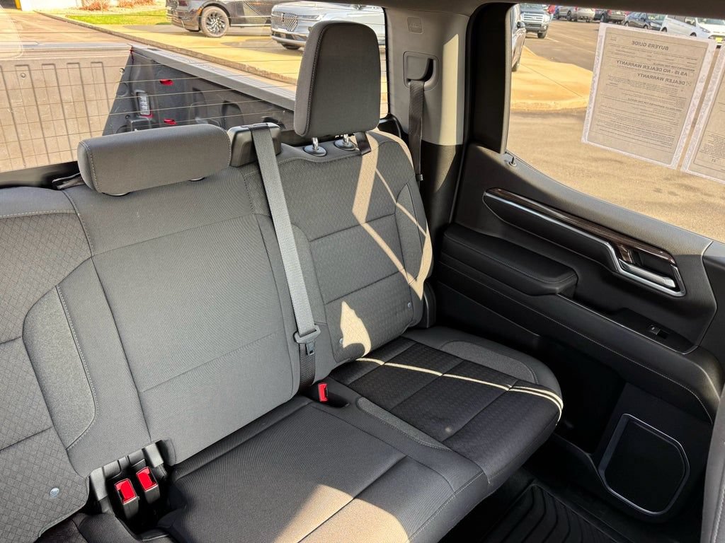 Used 2023 Chevrolet Silverado 1500 LT AWD/4WD image 15