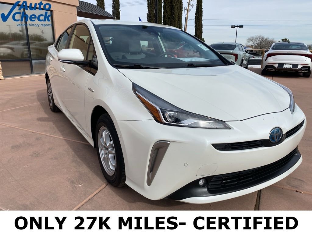 Used 2020 Toyota Prius XLE w/ Advanced Technology Package image 11