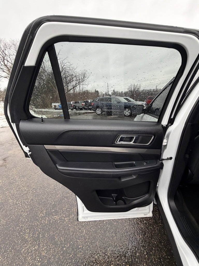 Certified 2018 Ford Explorer XLT image 12