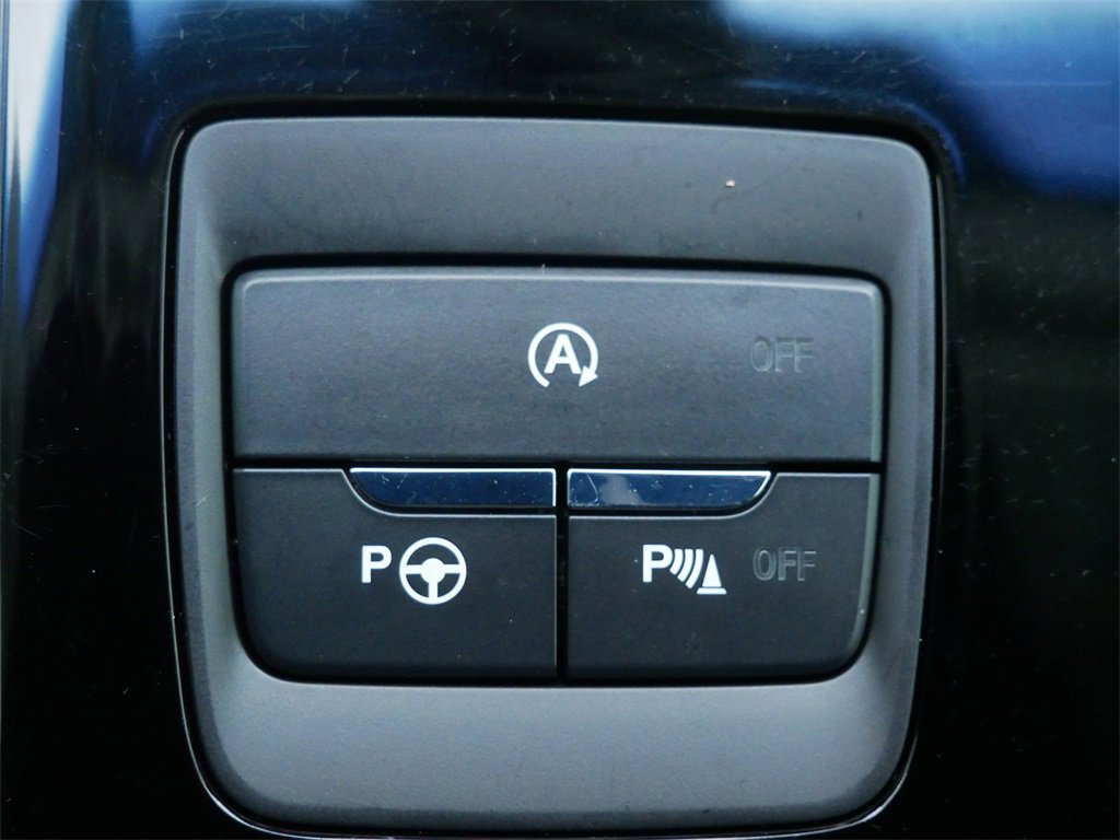 Certified 2020 Ford Edge Titanium w/ Equipment Group 301A image 25