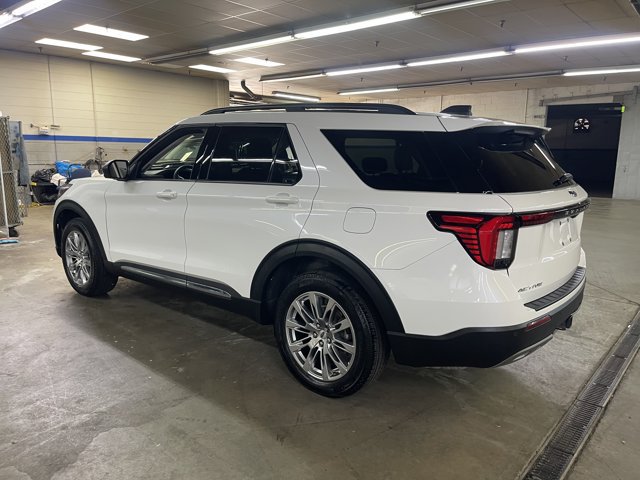 Certified 2025 Ford Explorer Active w/ Active Comfort Package AWD/4WD image 5
