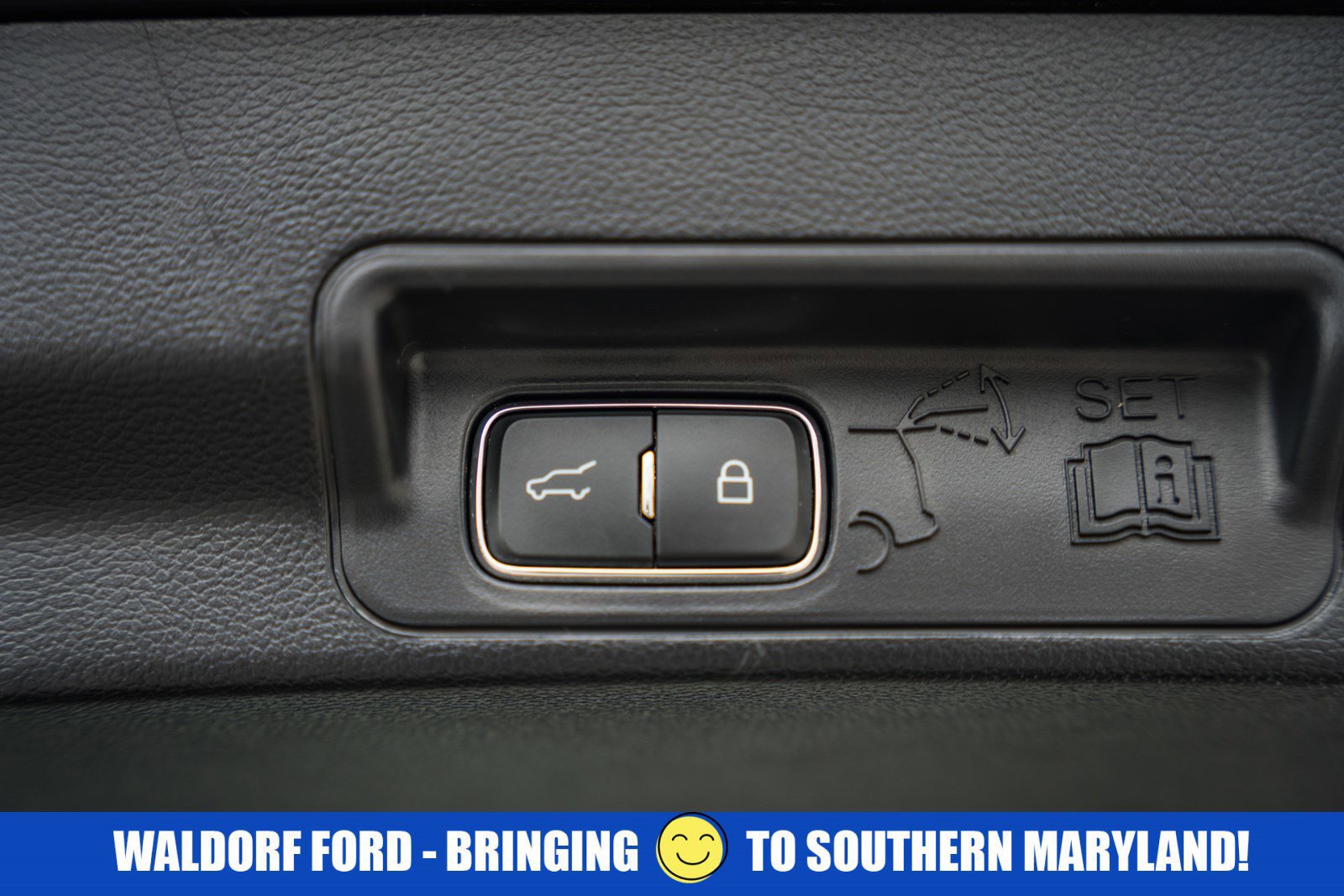 Certified 2025 Ford Explorer Platinum w/ Ultimate Package image 13